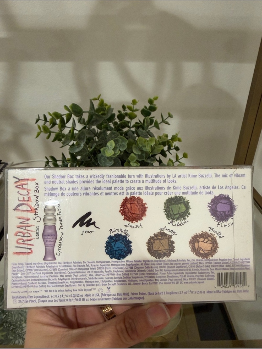 Urban Decay Eyeshadow Palette & Primer - Picture 9 of 11